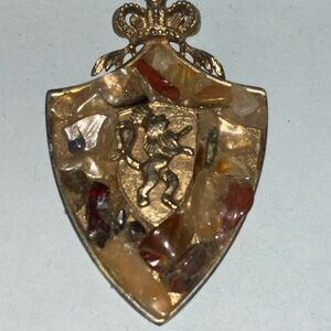 Gold Lion Crest Pendant with Multicolor Stones vintage/antique